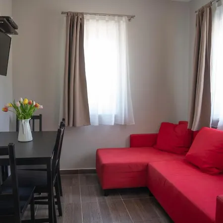 Apartment Tulipan Eger